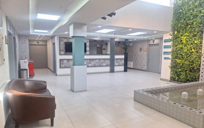 دکتر نرگس  اصفهانی نژاد  | دکتربین